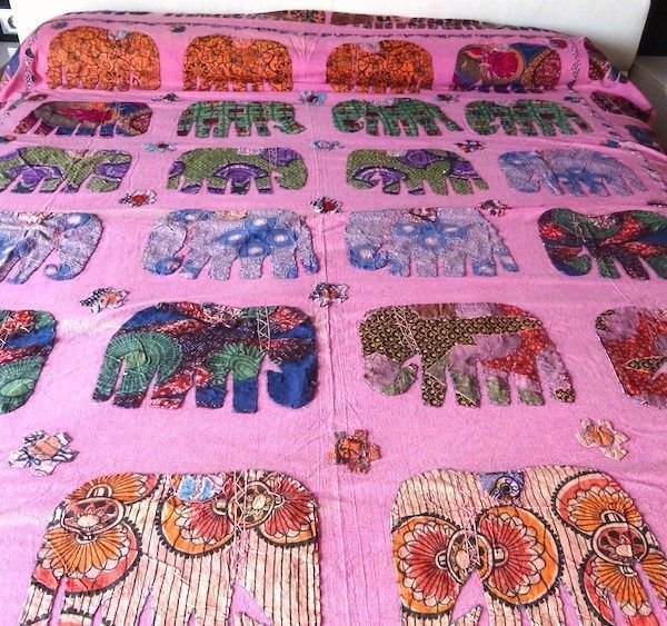 Colcha india de algodón con patchwork de elefantes
