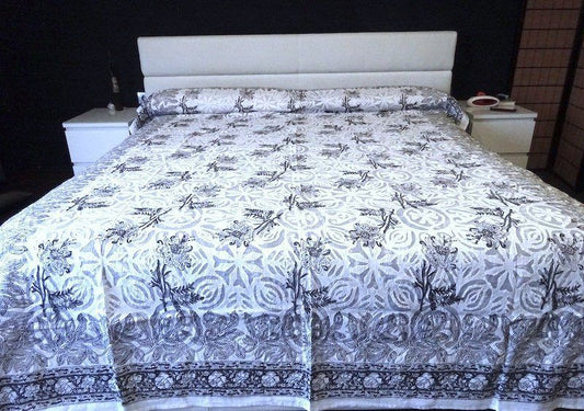 Colcha india de algodón con bordados transparentes y negros