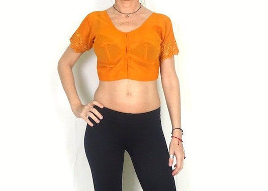 Choli indio de algodón fino con cuello y mangas bordadas