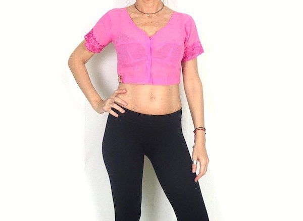 Choli indio de algodón fino con cuello y mangas bordadas
