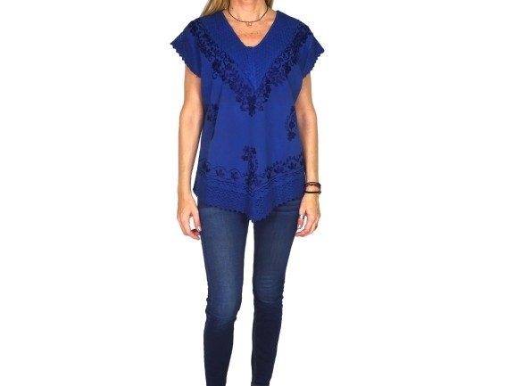 Camisa india de algodón bordada con cuello y borde en pico