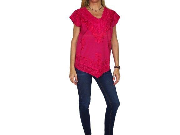 Camisa india de algodón bordada con cuello y borde en pico