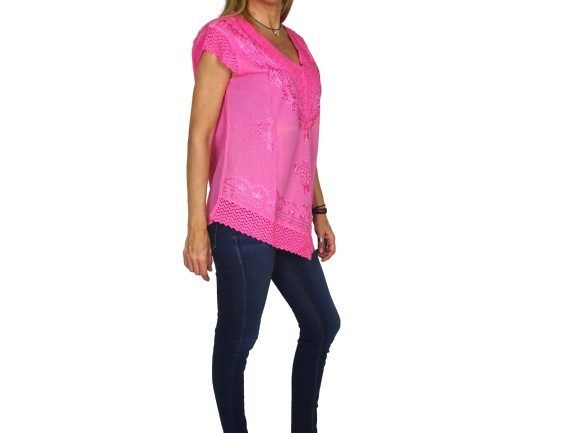 Camisa india de algodón bordada con cuello y borde en pico