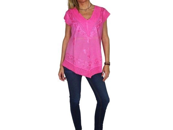 Camisa india de algodón bordada con cuello y borde en pico