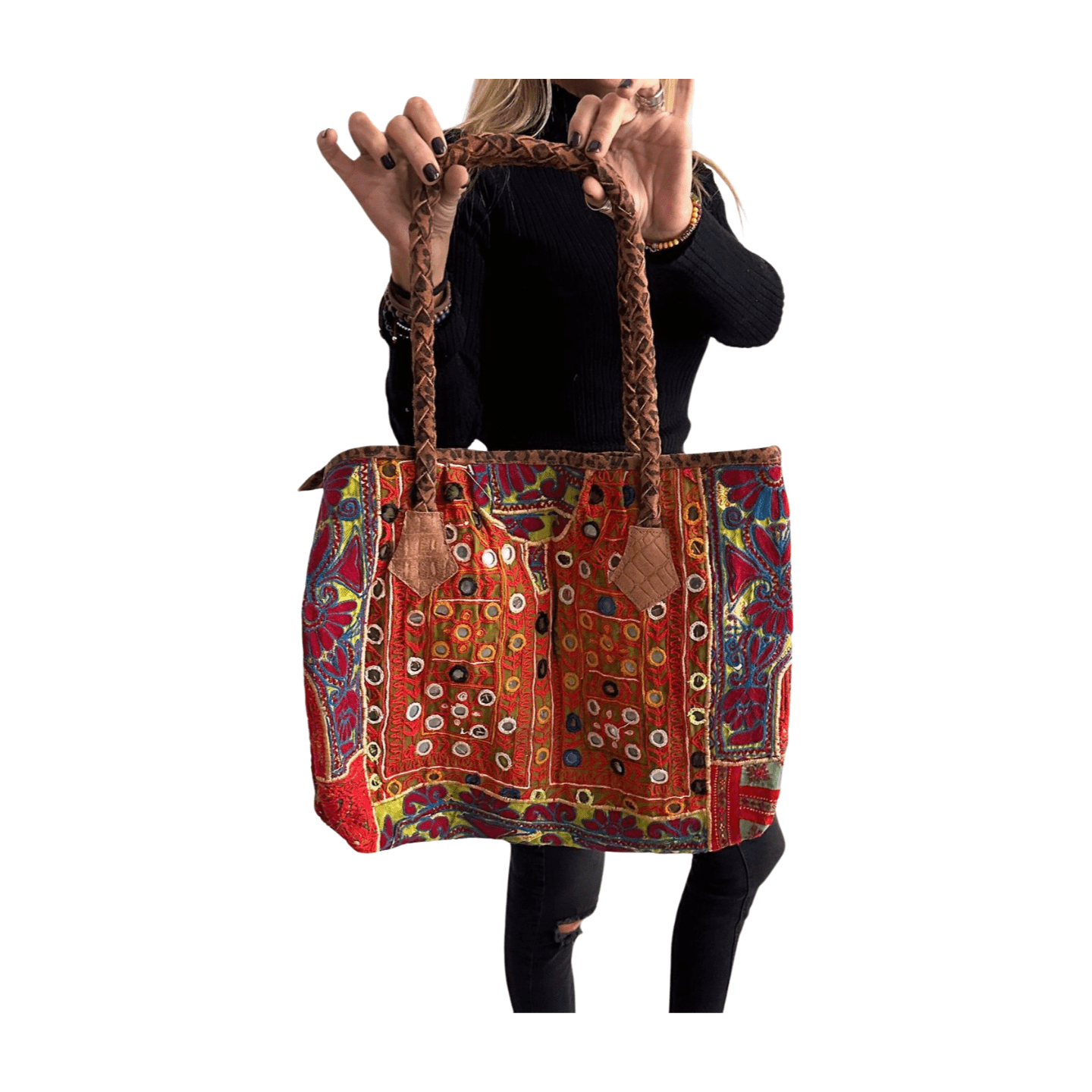 Bolso bohemio de piel con abalorios