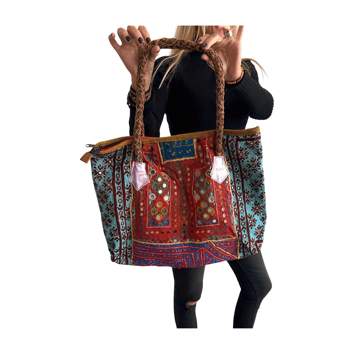 Bolso bohemio de piel con abalorios