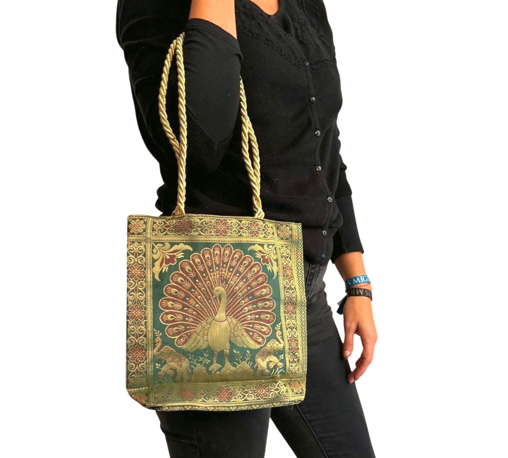 Bolso indio de seda con estampado con pavo real