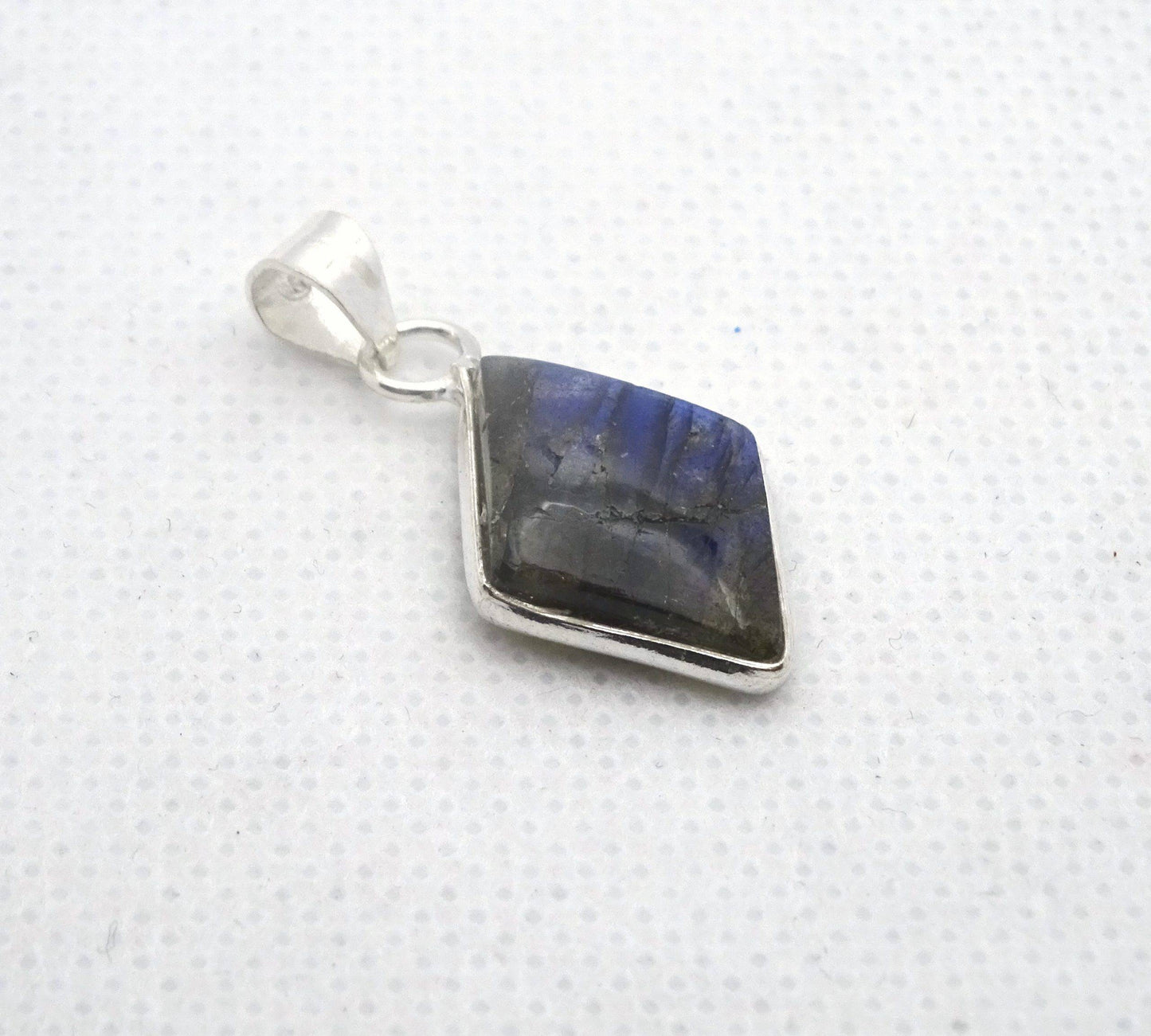 Colgante de plata rombo de labradorita