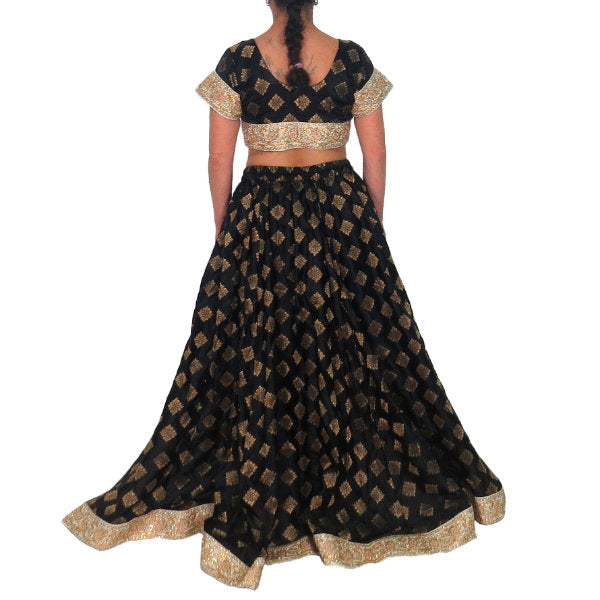 Conjunto Bollywood Lengha choli de seda con mucho vuelo