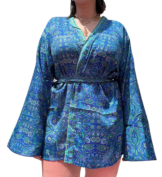 Kimono corto de seda india estampado azul– comercio ético