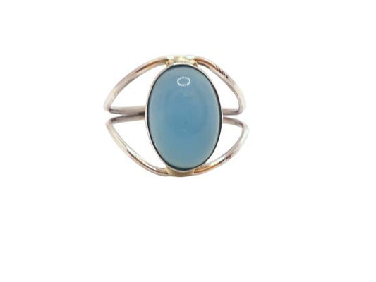 Anillo de plata de la India con calcedonia
