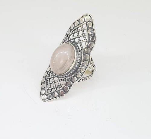 Anillo de plata con cuarzo rosa