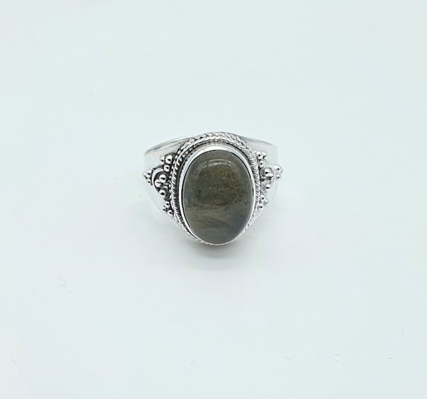 Anillo de plata de la India con labradorita