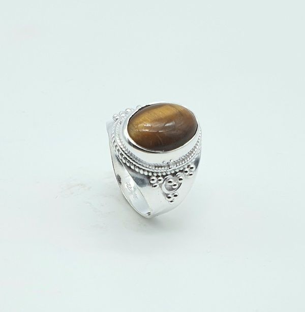 Anillo de Plata de la India con ojo de tigre