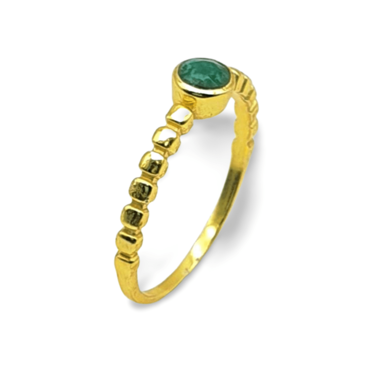 Anillo de plata dorada con esmeralda