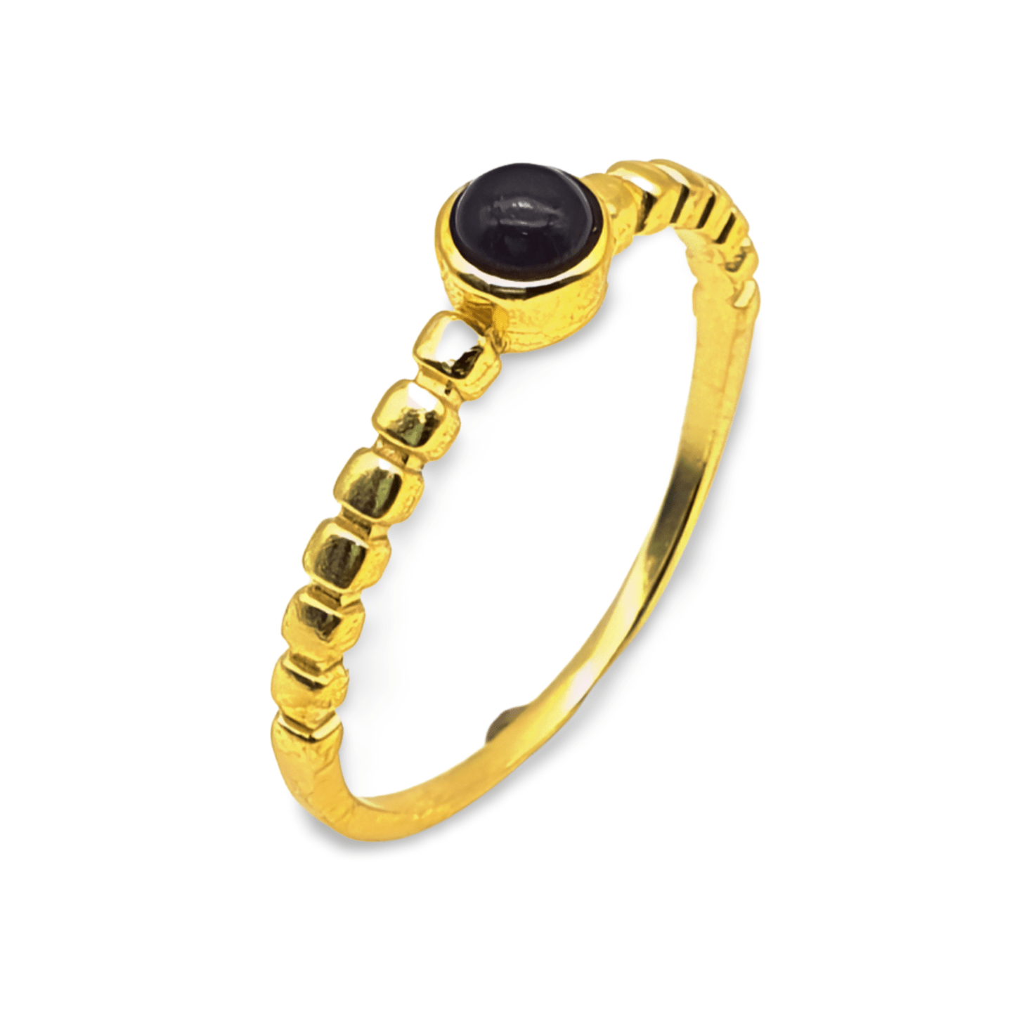 Anillo de plata dorada con ónix negro