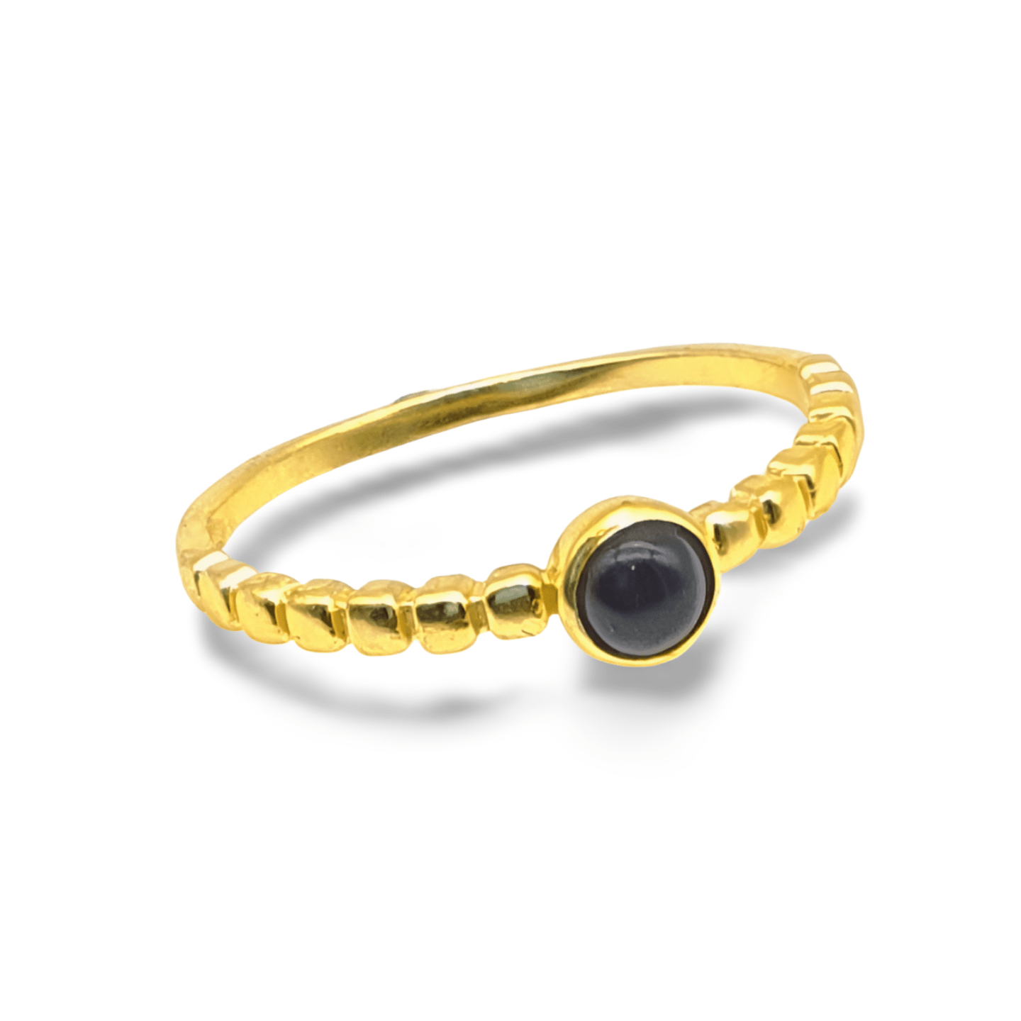 Anillo de plata dorada con ónix negro
