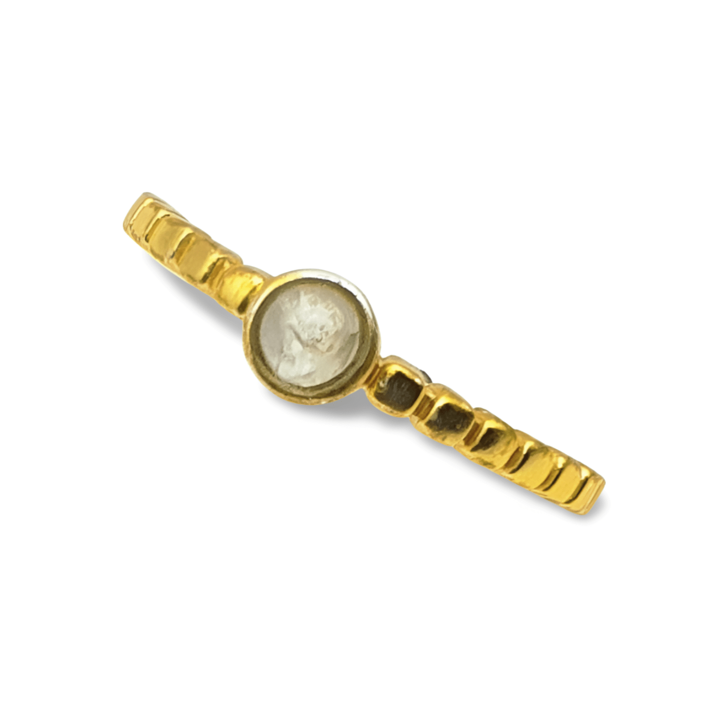 Anillo de plata dorada con piedra luna