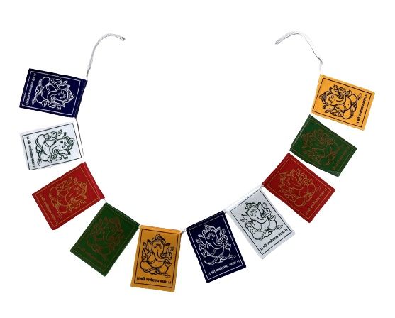 Banderas tibetanas con Ganesh y mantra