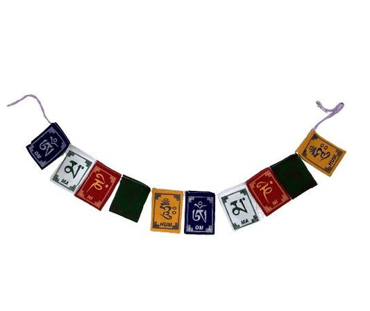 Banderas tibetanas mantra OM MANI PADME HUM