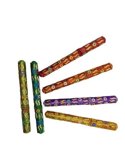 Bolígrafo de colores con florecitas y eses doradas