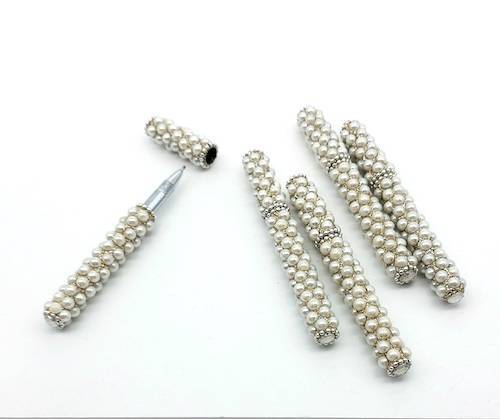 Bolígrafo con perlas de la India