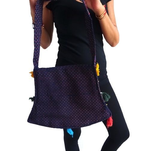 Bolso bandolera boho de India con pompones