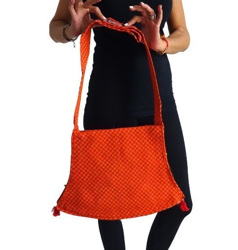 Bolso bandolera indio naranja con pompones