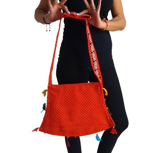 Bolso bandolera indio mandala con pompones