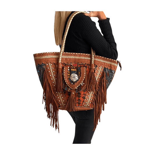 Capazo boho de piel con abalorios de la India