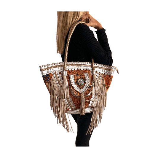 Capazo boho de piel con abalorios de la India