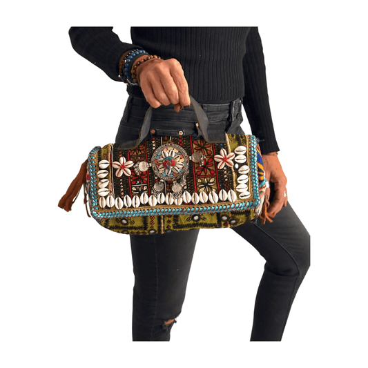 Bolso bohemio pequeño de piel con flecos y abalorios