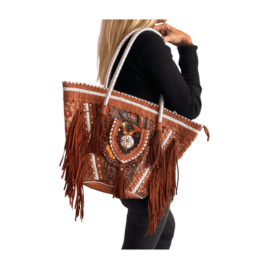 Capazo boho de piel con abalorios de la India