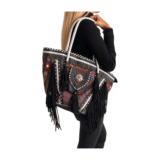 Capazo boho de piel con abalorios de la India