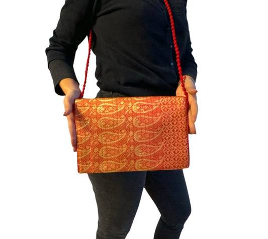 Bolso cartera de fiesta de seda