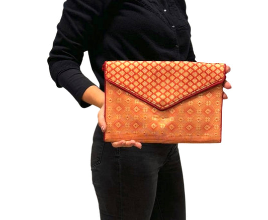 Bolso cartera de fiesta de seda