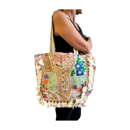 Bolso bohemio indio con pompones