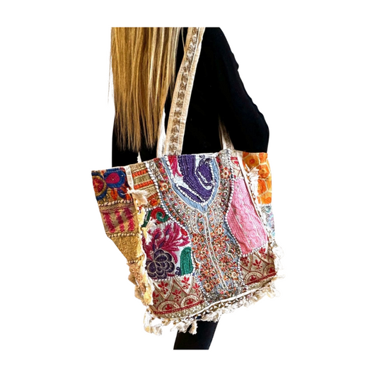 Bolso bohemio indio con pompones