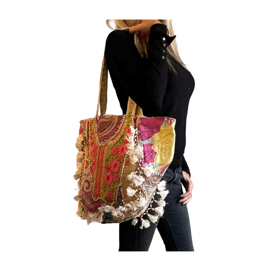 Bolso bohemio indio con pompones