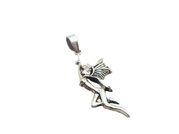 Colgante de plata con hada