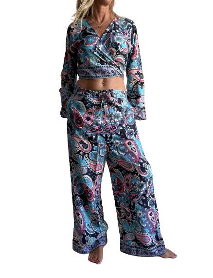 Conjunto de blusa y pantalón ancho de seda india