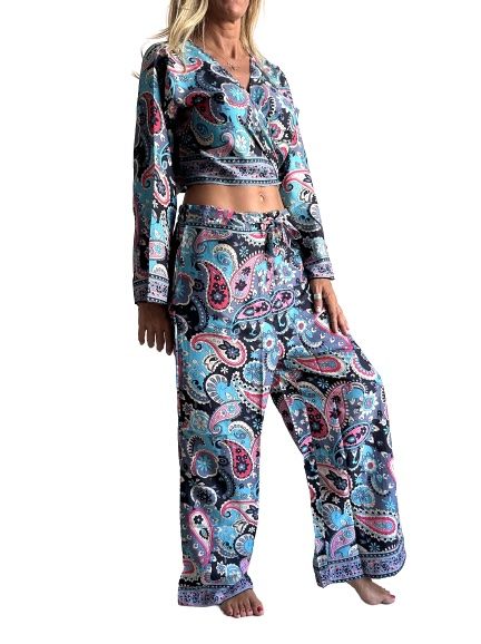 Conjunto de blusa y pantalón ancho de seda india
