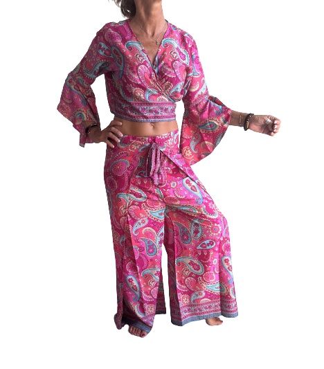 Conjunto de blusa y pantalón envolvente de seda india