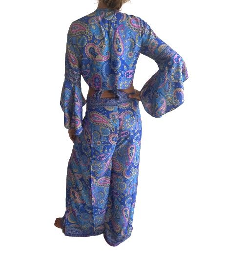Conjunto de blusa y pantalón envolvente de seda india