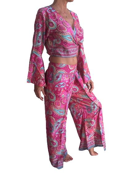 Conjunto de blusa y pantalón superpuesto de seda india