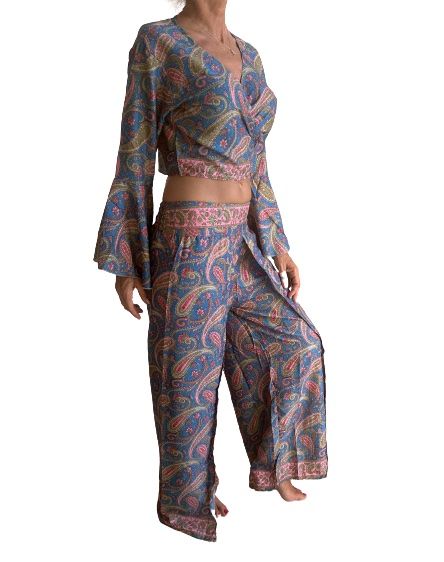 Conjunto de blusa y pantalón superpuesto de seda india