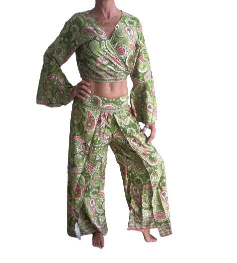 Conjunto de blusa y pantalón superpuesto de seda india