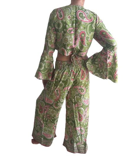 Conjunto de blusa y pantalón superpuesto de seda india