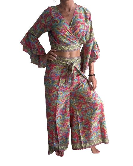 Conjunto de blusa y pantalón envolvente de seda india