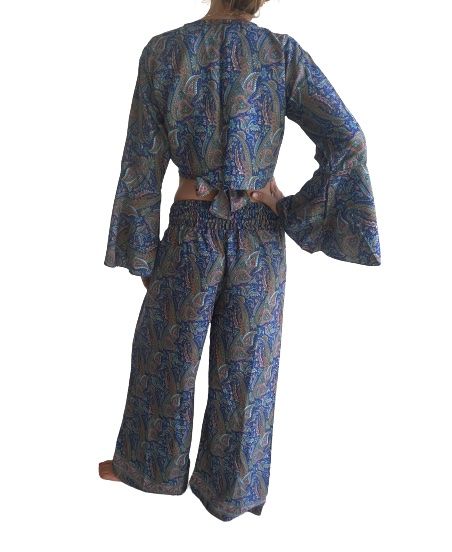 Conjunto de blusa y pantalón superpuesto de seda india